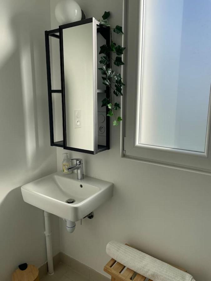 Charmant Studio Avec Parking - Confort Moderne บัวร์ ภายนอก รูปภาพ